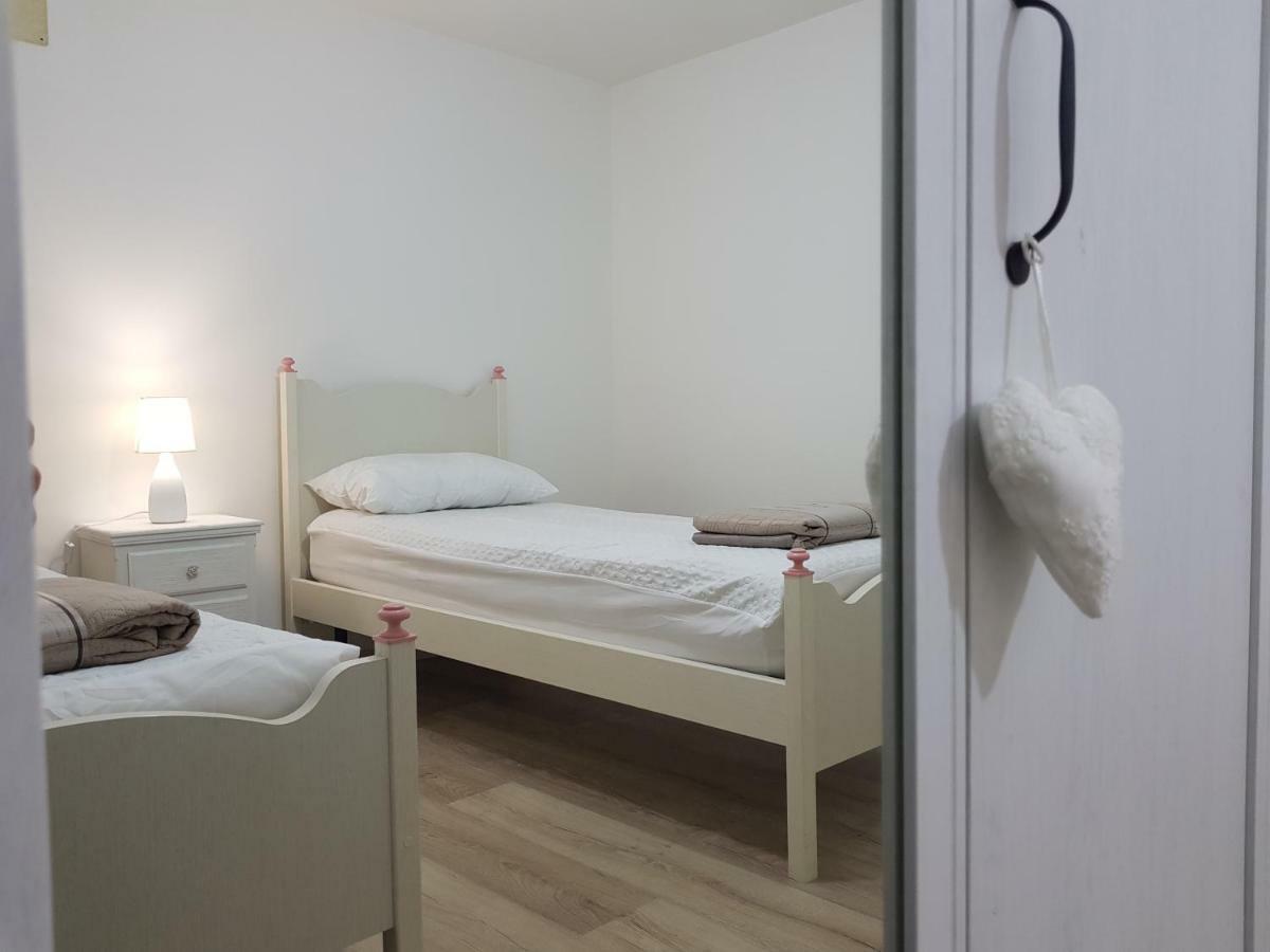 Suite Con Piscina - Vesuvio/Pompei Terzigno Exterior foto