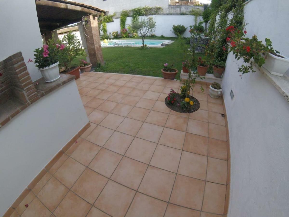 Suite Con Piscina - Vesuvio/Pompei Terzigno Exterior foto
